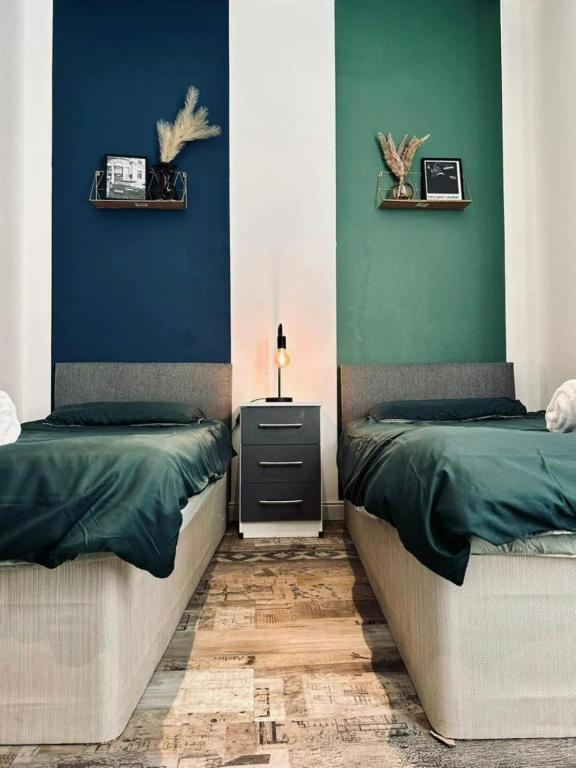 Modern 3-Bed Ensuite Apt – Remote Work Ready___accommodation_pic_5.jpeg